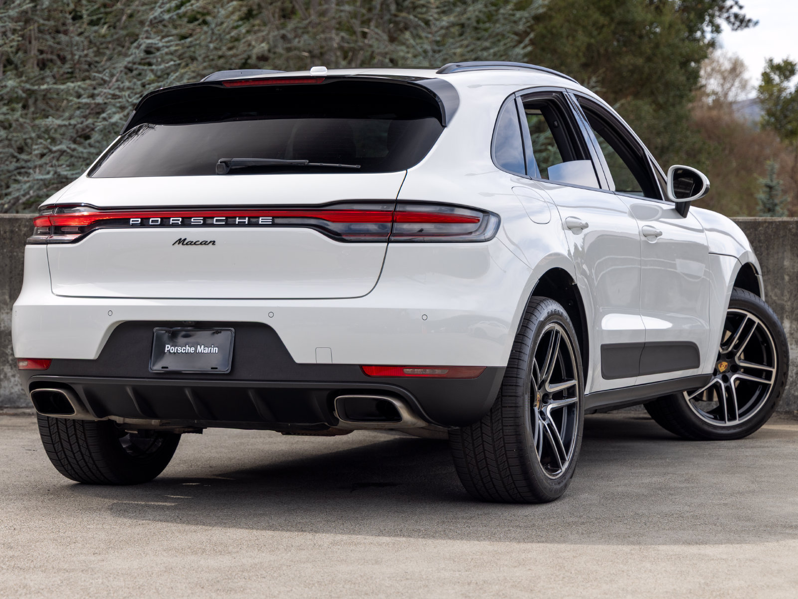 Certified 2021 Porsche Macan AWD/4WD image 11