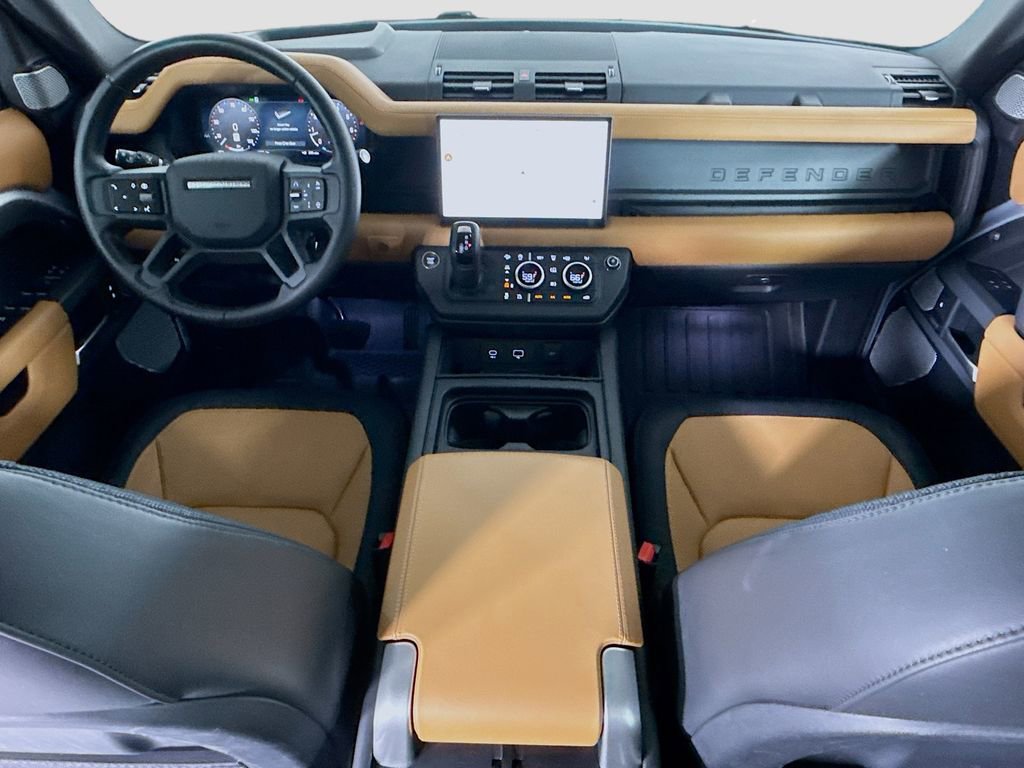 Used 2024 Land Rover Defender 130 X-Dynamic SE image 13