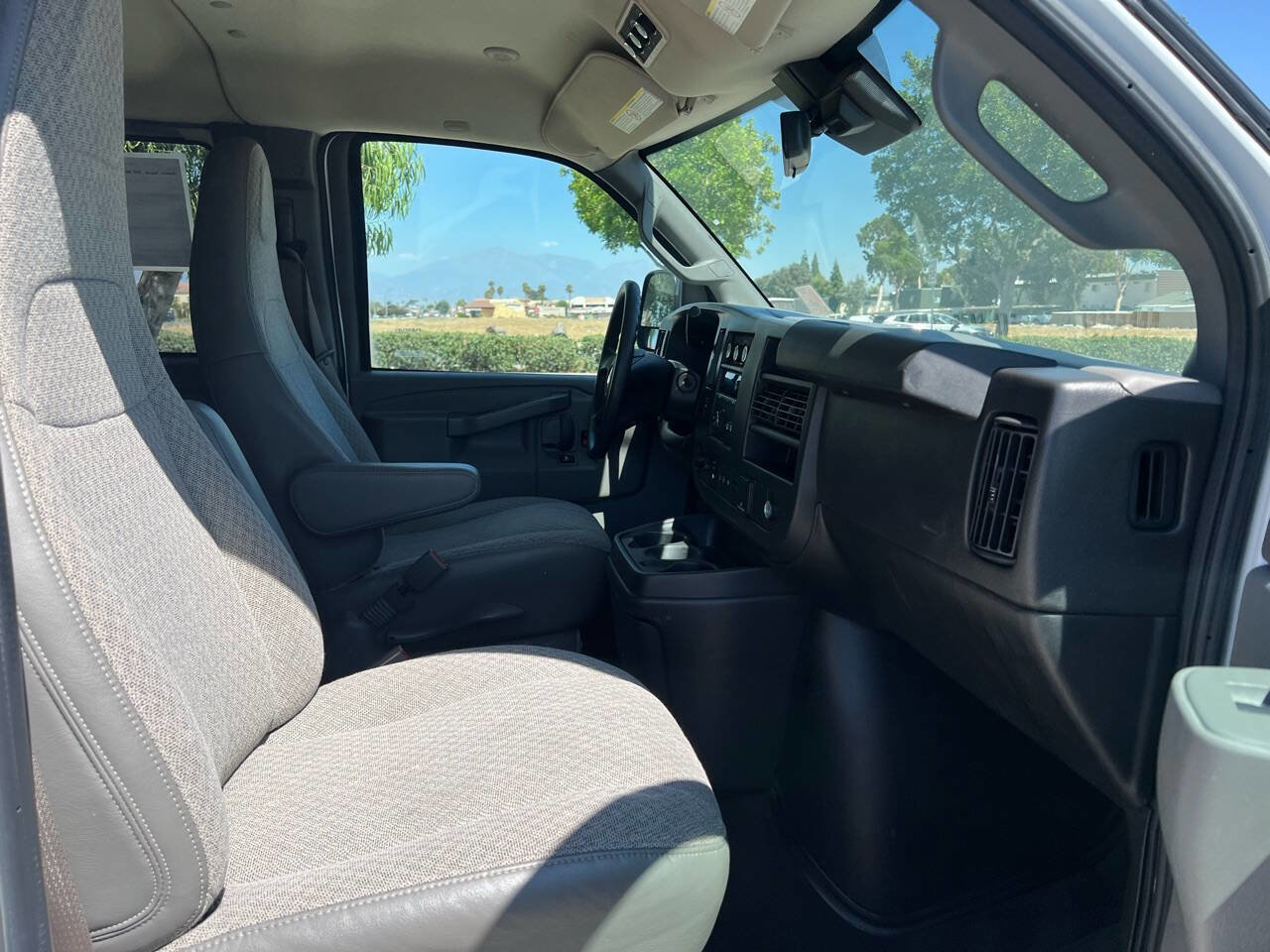 Used 2019 Chevrolet Express 3500 LT w/ LT Preferred Equipment Group image 11