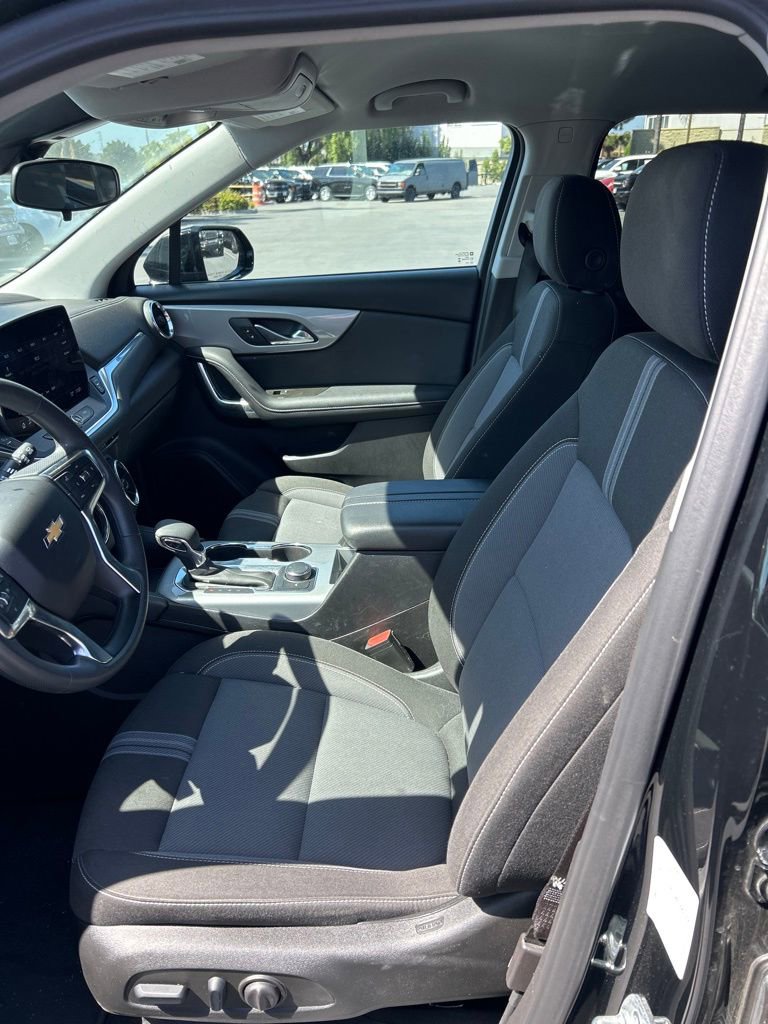 Used 2025 Chevrolet Blazer LT image 13