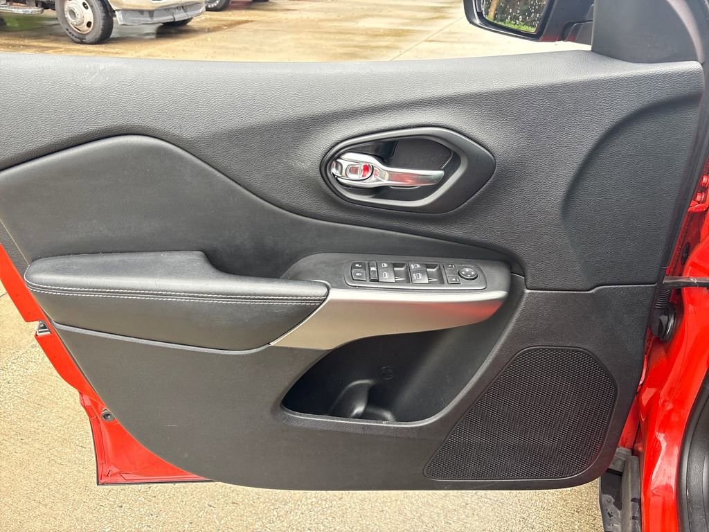 Used 2021 Jeep Cherokee Latitude Lux 80th Anniv w/ Quick Order Package 26U 80TH image 16