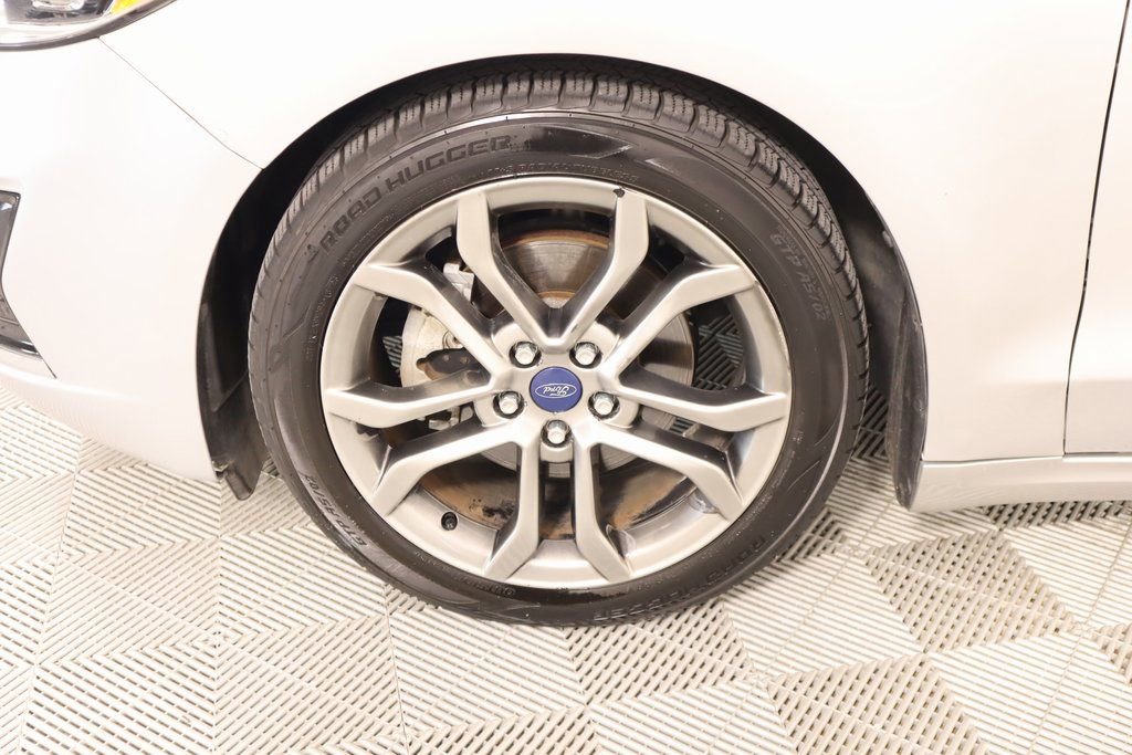 Used 2019 Ford Fusion SEL image 18