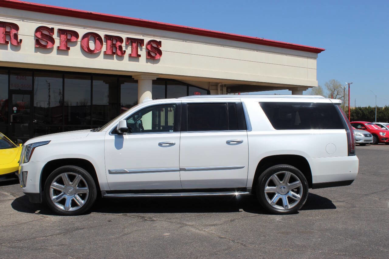 Used 2018 Cadillac Escalade ESV Luxury AWD/4WD image 6