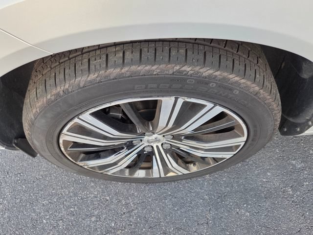Used 2023 Volvo XC60 B5 Ultimate FWD image 8