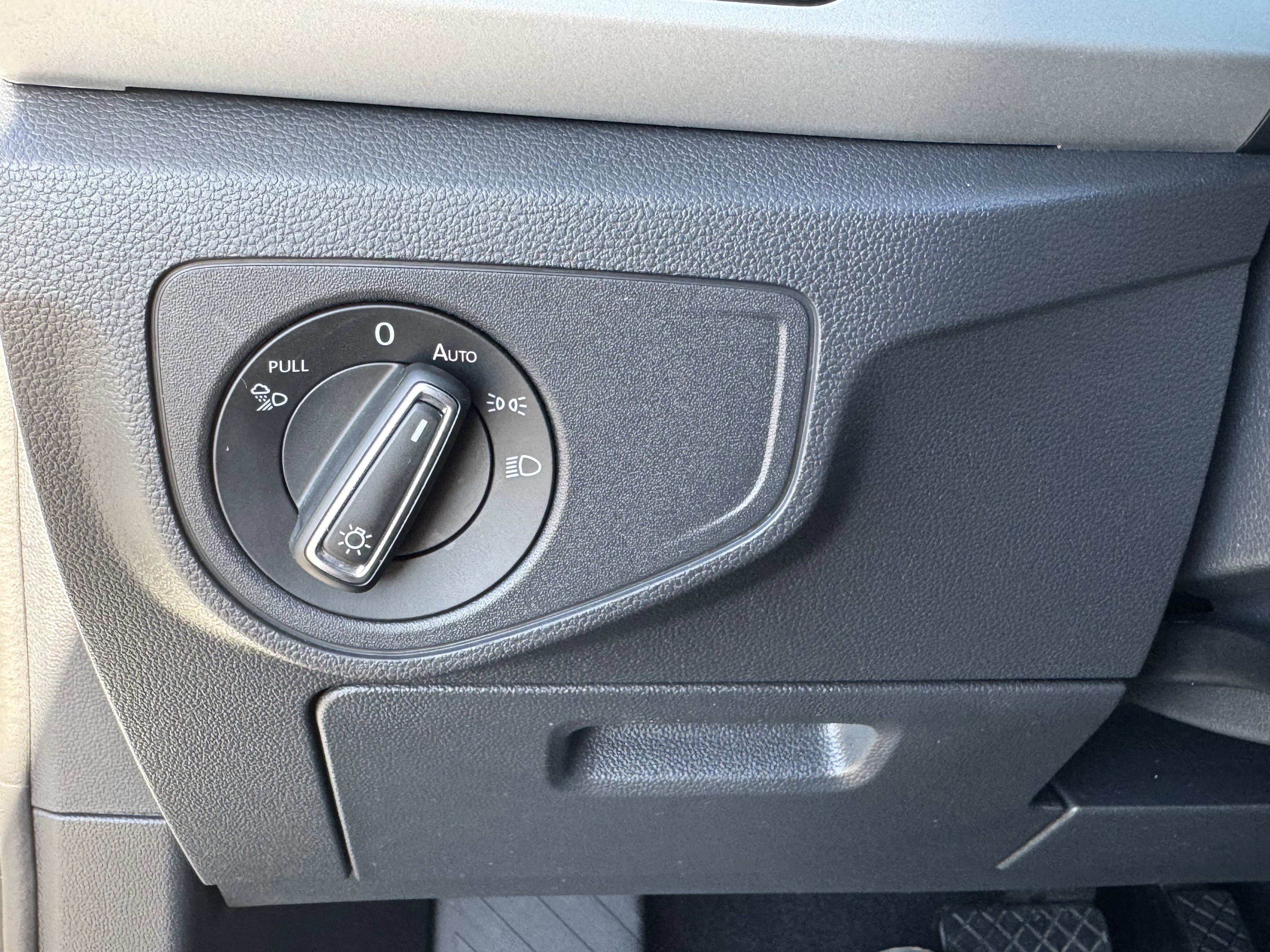 Used 2022 Volkswagen Atlas SE image 30