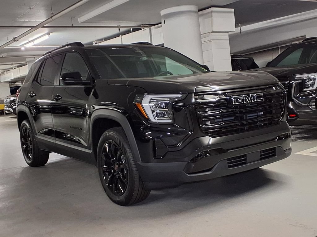 Used 2026 GMC Terrain Elevation w/ Elevation Premium Package FWD image 3