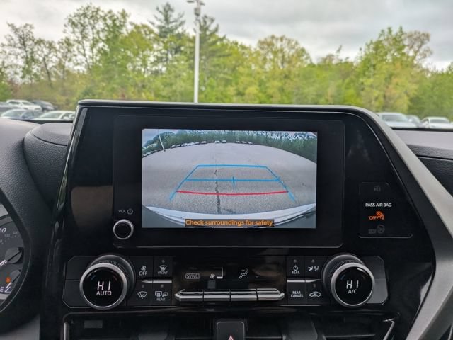 Certified 2024 Toyota Highlander LE AWD/4WD image 31