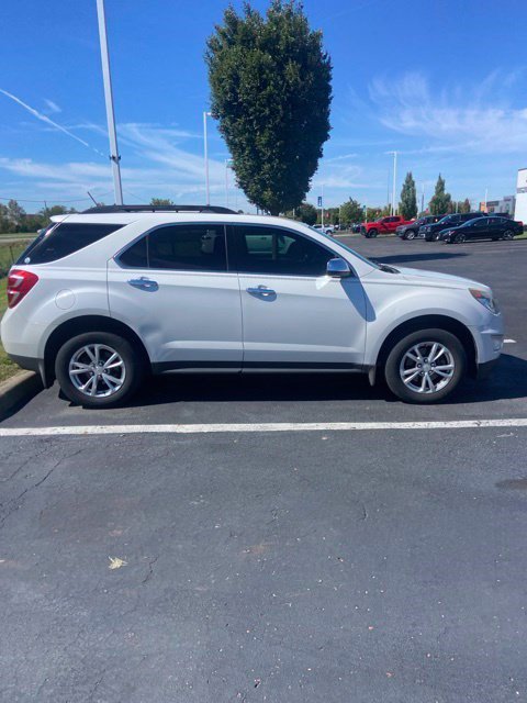 Used 2017 Chevrolet Equinox LT w/ Convenience Package FWD image 4