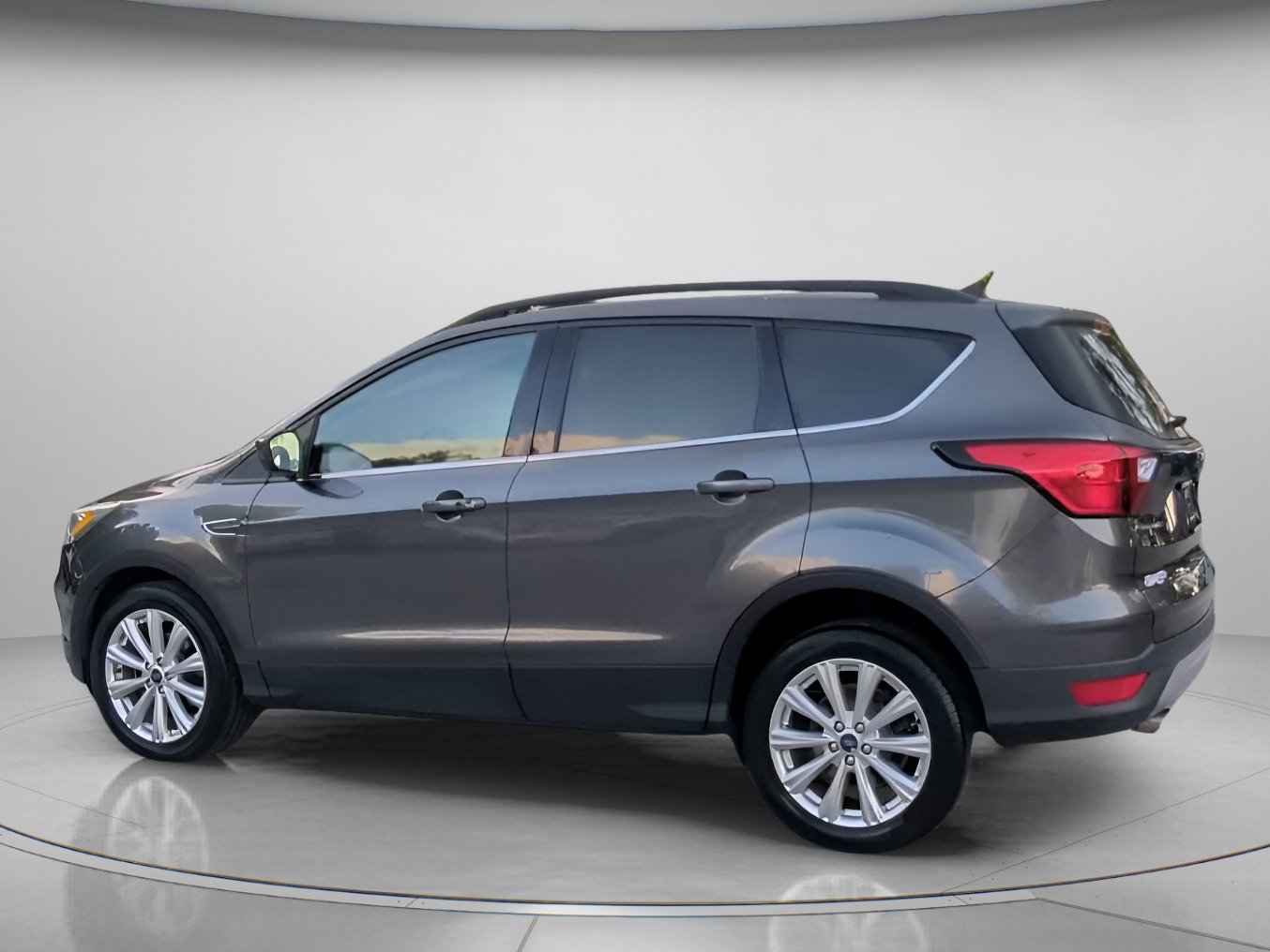 Certified 2019 Ford Escape SEL FWD image 18