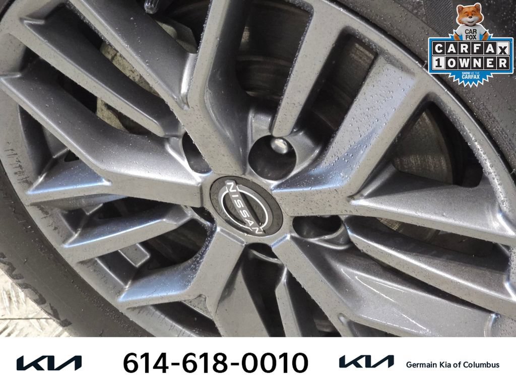 Used 2023 Nissan Rogue S AWD/4WD image 12