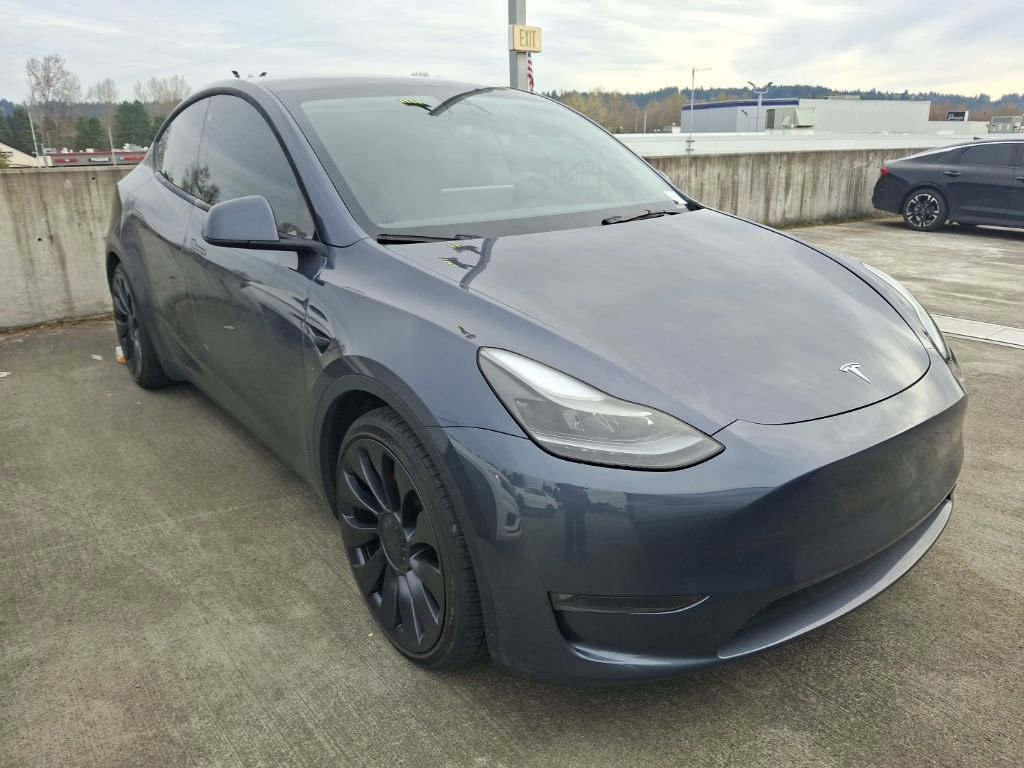 Used 2023 Tesla Model Y Performance image 2