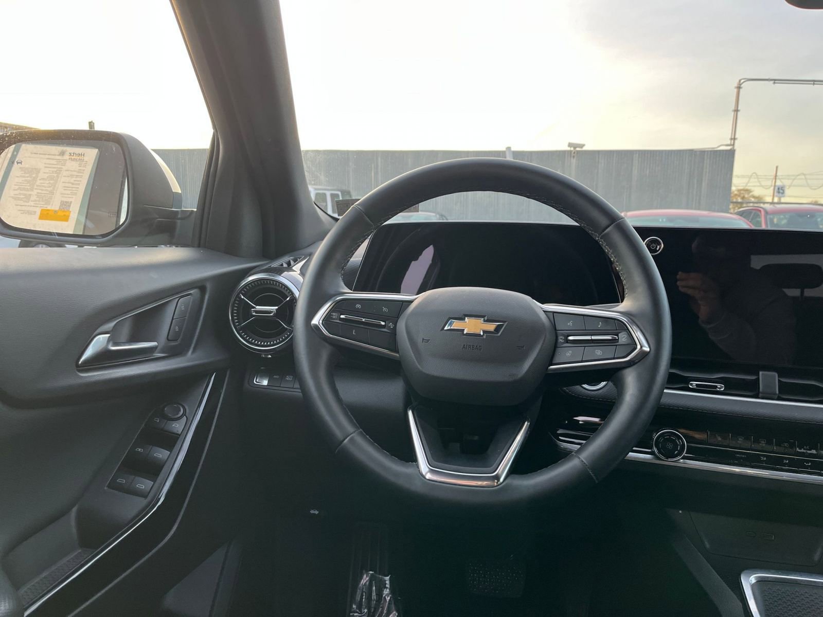 Used 2025 Chevrolet Equinox LT image 27