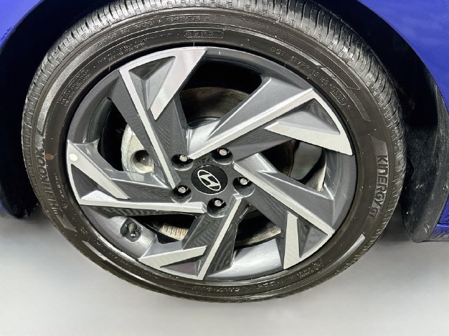 Used 2025 Hyundai Elantra Limited FWD image 33