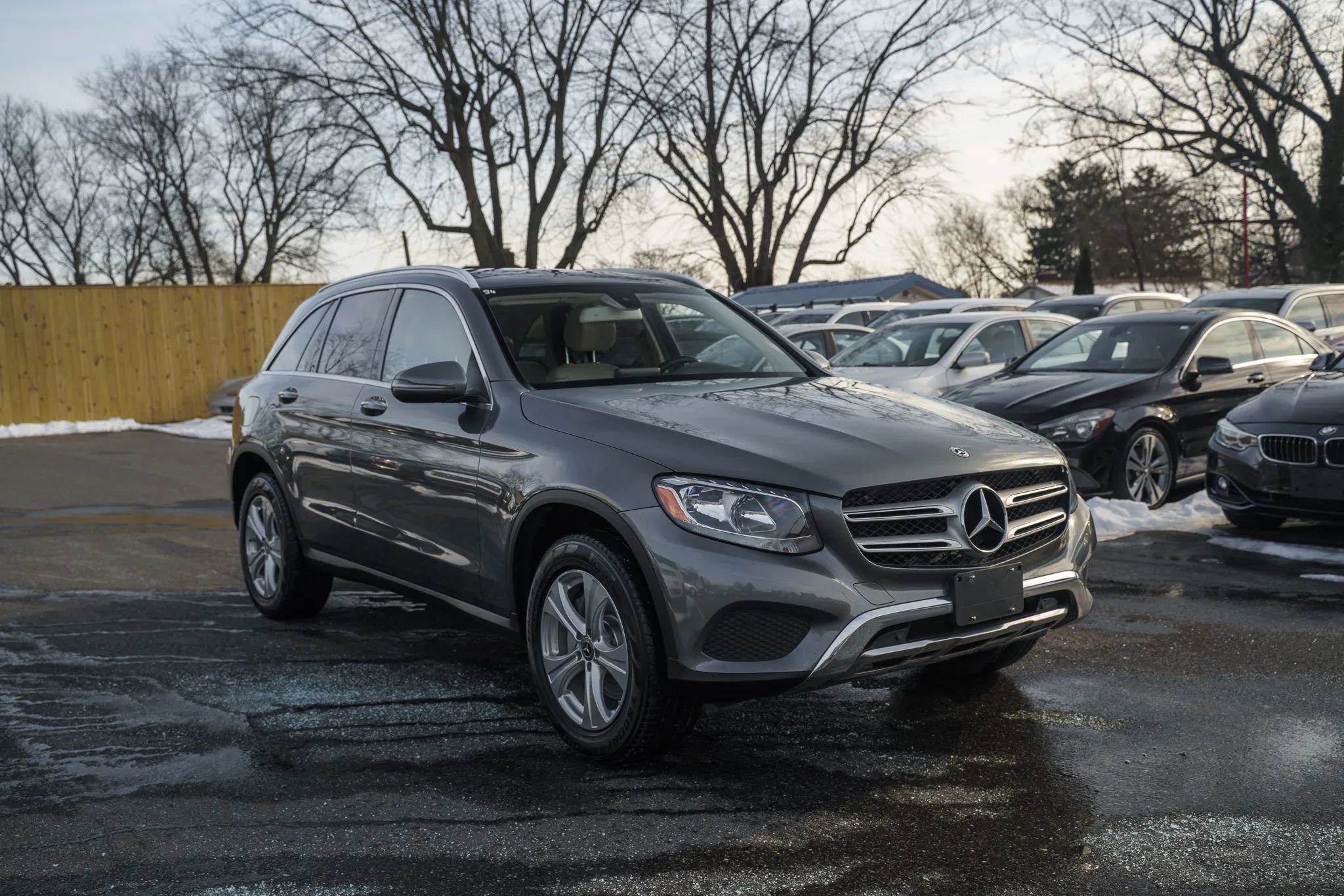 Used 2018 Mercedes-Benz GLC 300 GLC 300 4MATIC Sport Utility 4 image 4