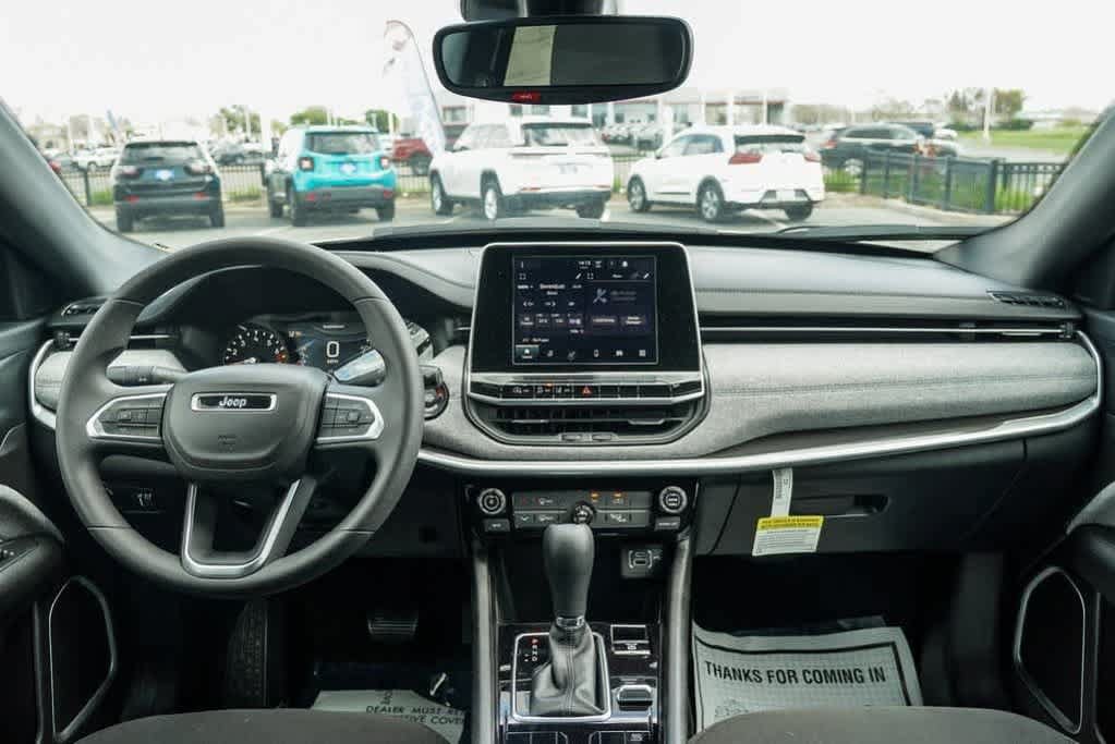 New 2025 Jeep Compass Sport AWD/4WD image 37