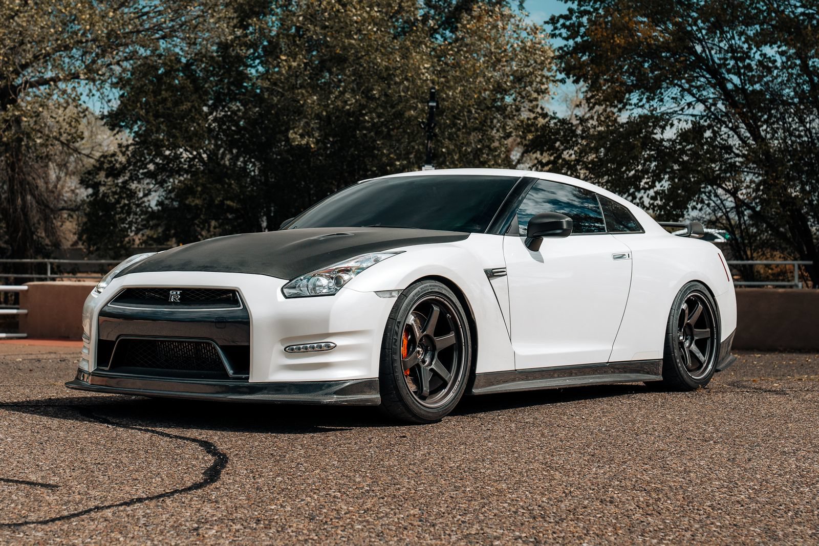 Used 2014 Nissan GT-R Black Edition AWD/4WD image 3