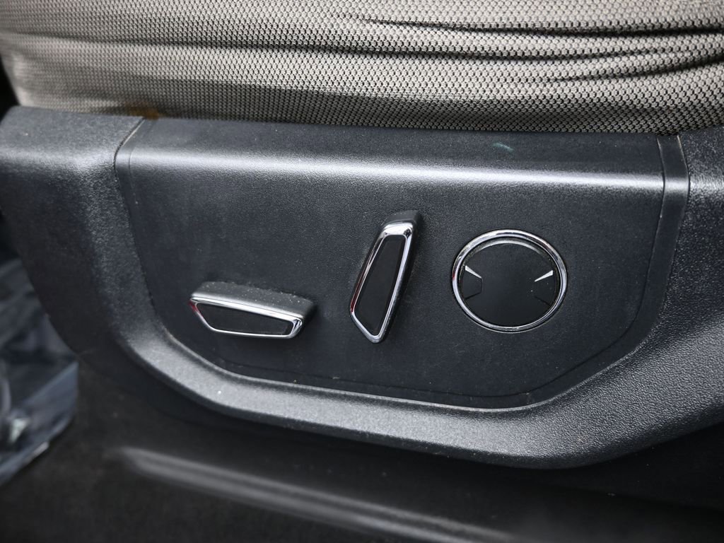 Used 2015 Ford F150 XLT w/ Equipment Group 302A Luxury image 12