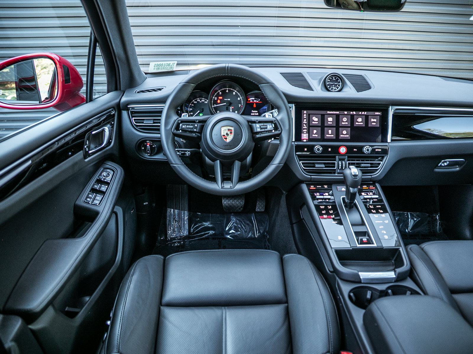 Certified 2026 Porsche Macan AWD/4WD image 11