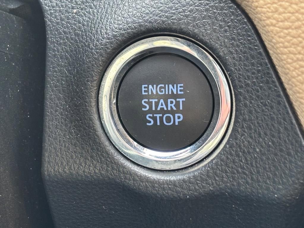 Used 2019 Toyota RAV4 XLE Premium image 18