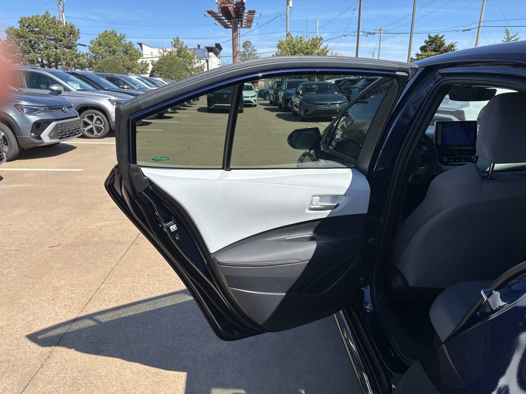 Used 2025 Toyota Corolla SE w/ SE Premium Package image 14