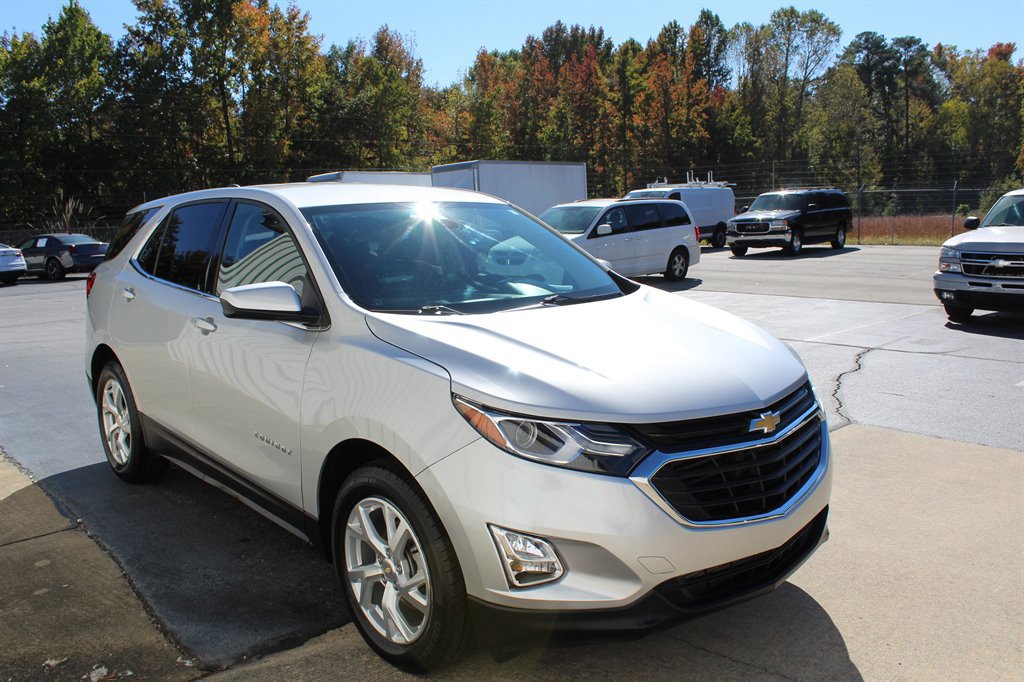 Used 2020 Chevrolet Equinox LT image 2