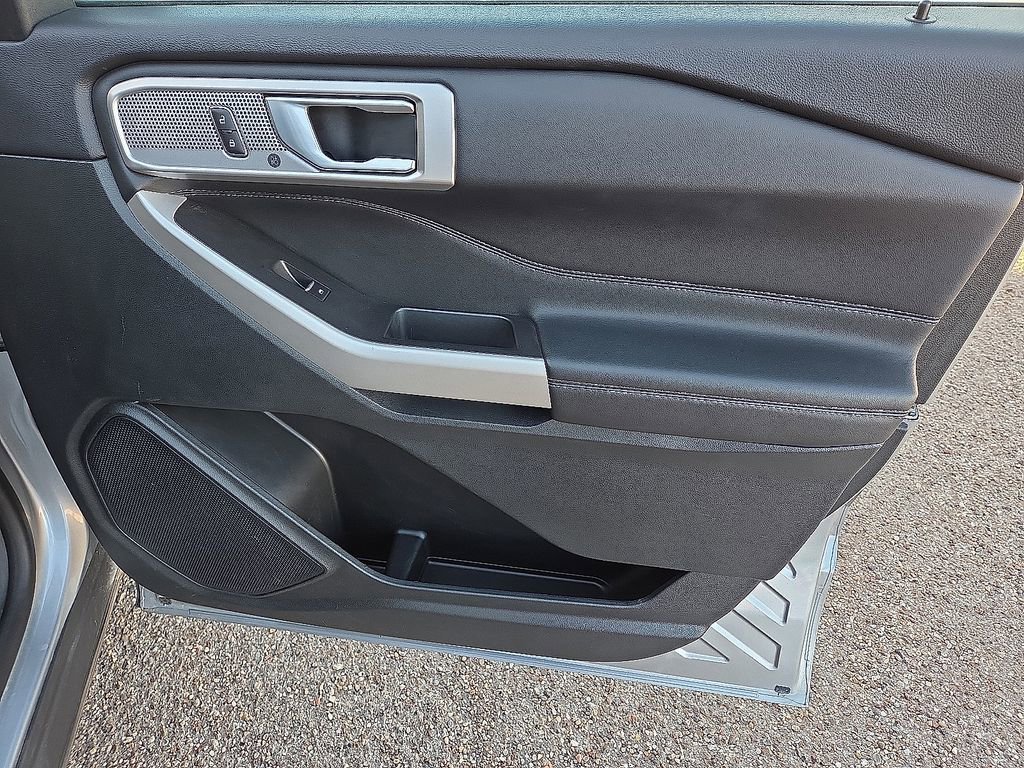 Used 2024 Ford Explorer Limited image 16