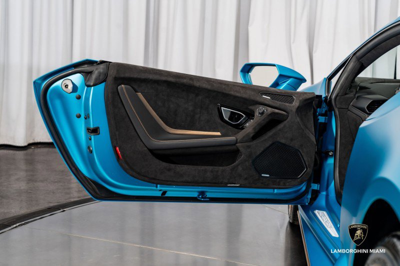 Used 2024 Lamborghini Huracan Tecnica image 26