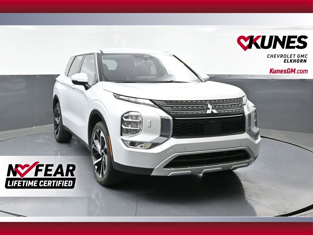 Used 2024 Mitsubishi Outlander SE