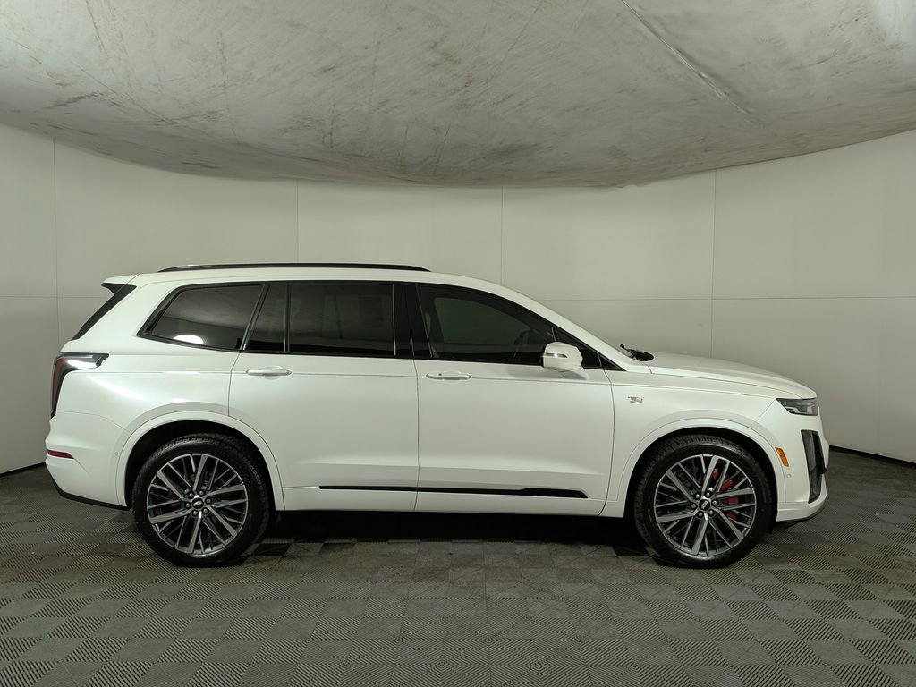 Used 2023 Cadillac XT6 Sport w/ Technology Package image 6