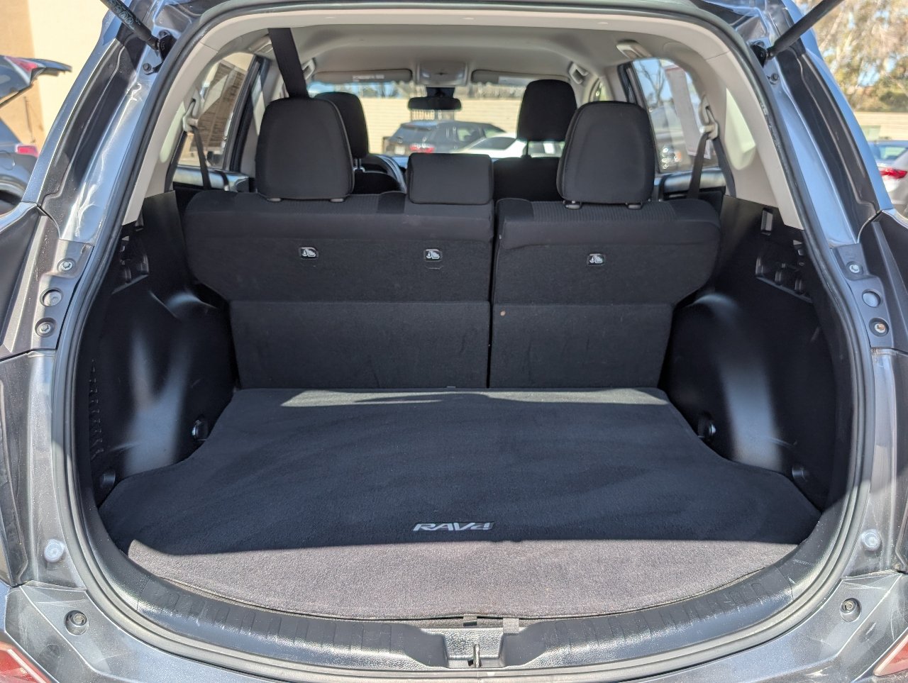 Used 2017 Toyota RAV4 LE w/ Carpet Mat Package FWD image 9