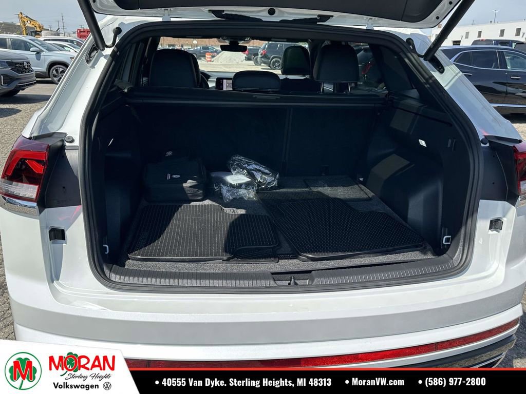 Certified 2024 Volkswagen Atlas Cross Sport SEL R-Line AWD/4WD image 13