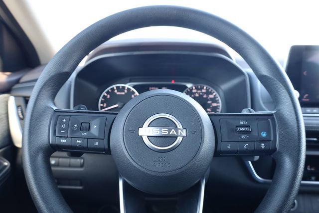 Used 2023 Nissan Rogue SV image 17