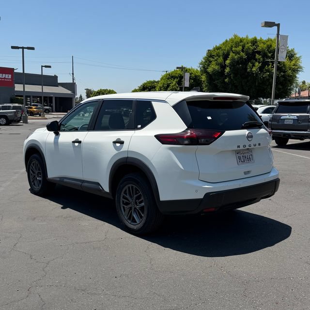 Used 2024 Nissan Rogue S FWD image 5