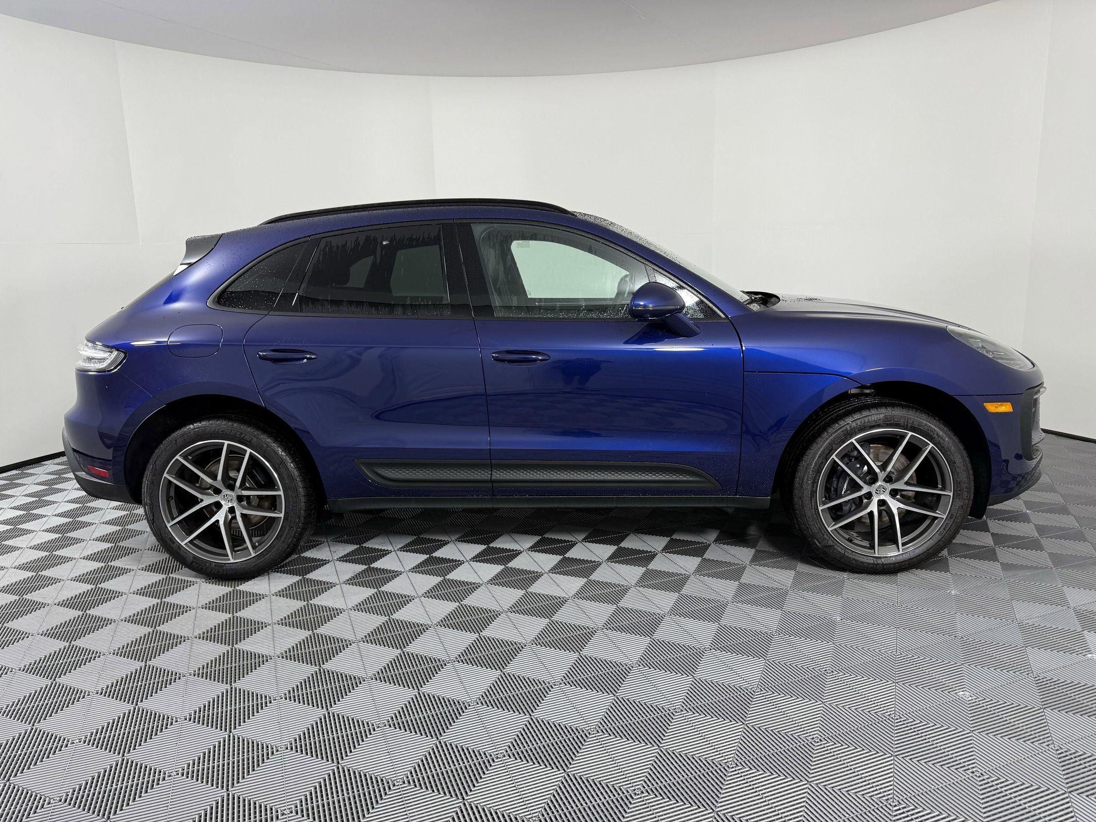 New 2025 Porsche Macan image 8