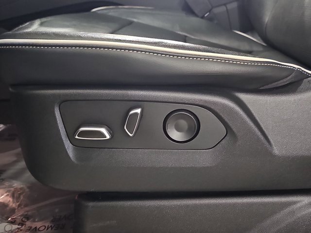 Used 2022 Cadillac Escalade Premium Luxury w/ LPO, Floor Liner Package image 33