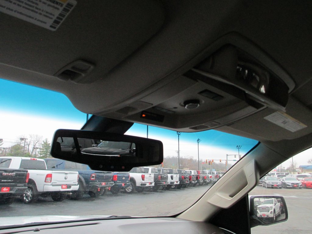 Used 2017 GMC Yukon SLE w/ SLE Value Package image 26