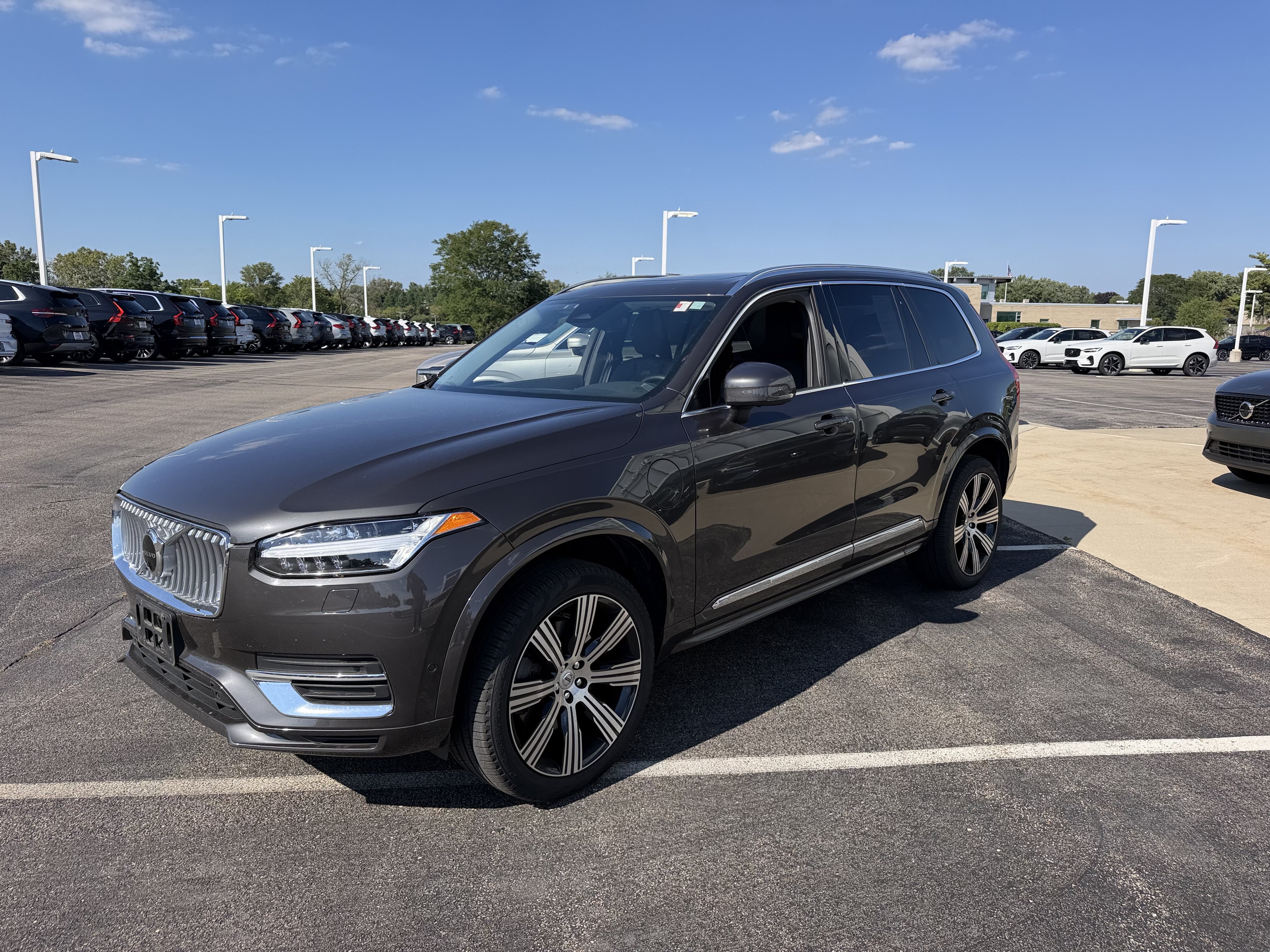 Used 2024 Volvo XC90 T8 Plus w/ Protection Package Premier AWD/4WD image 6