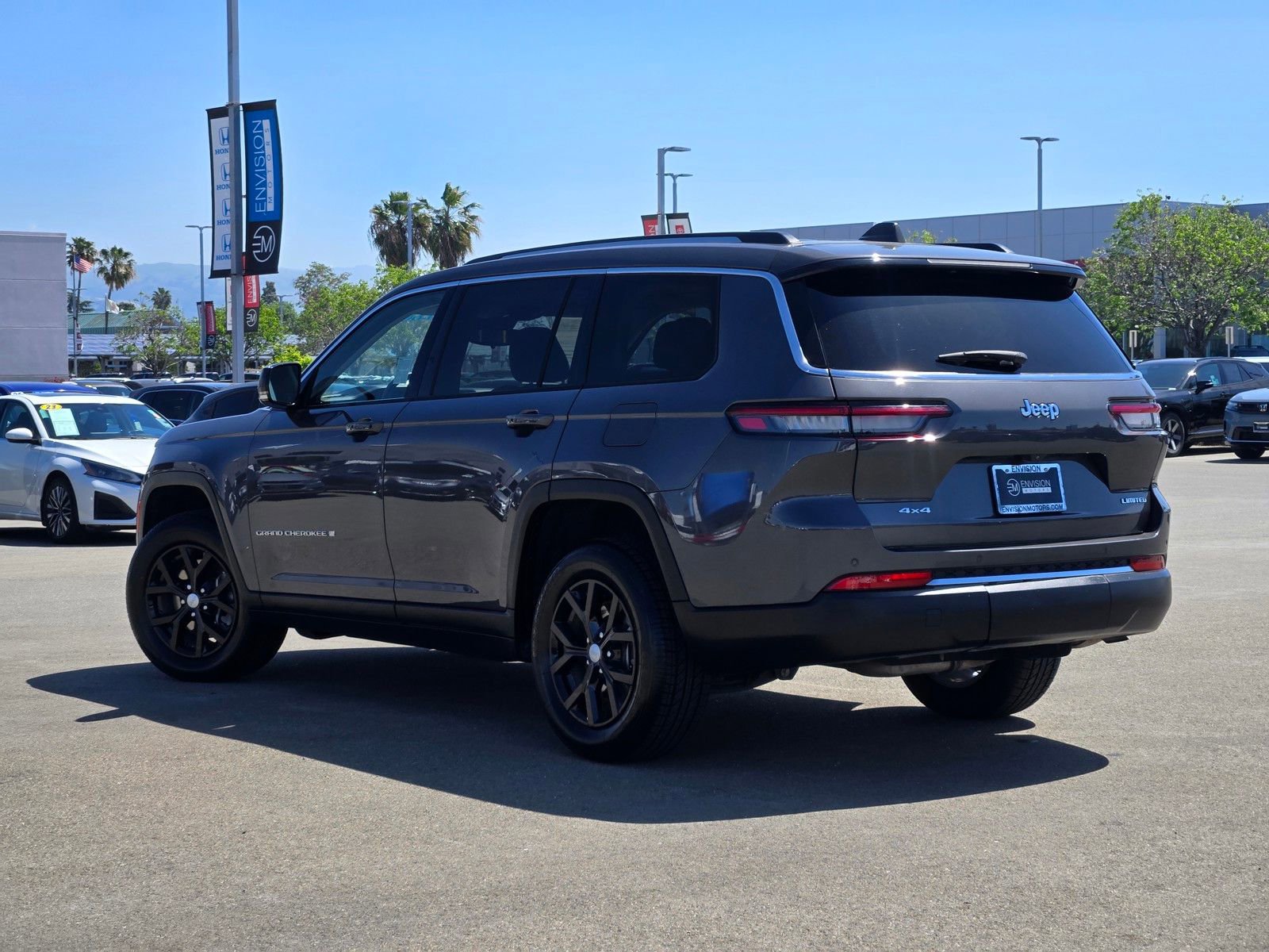 Used 2023 Jeep Grand Cherokee L Limited image 5