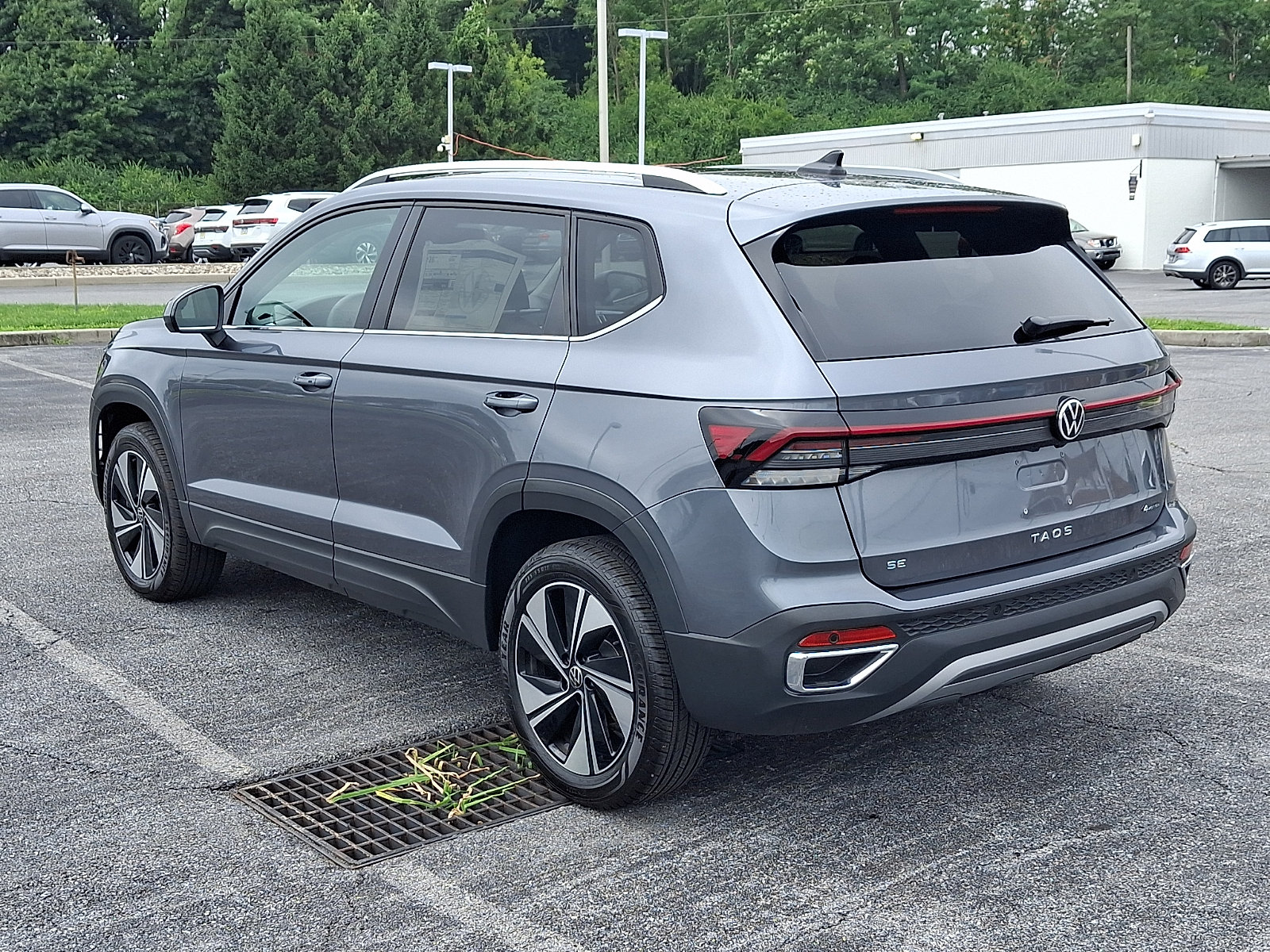 New 2026 Volkswagen Taos SE AWD/4WD image 4