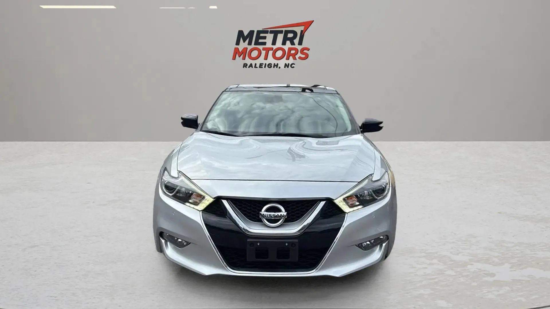 Used 2017 Nissan Maxima Platinum image 2