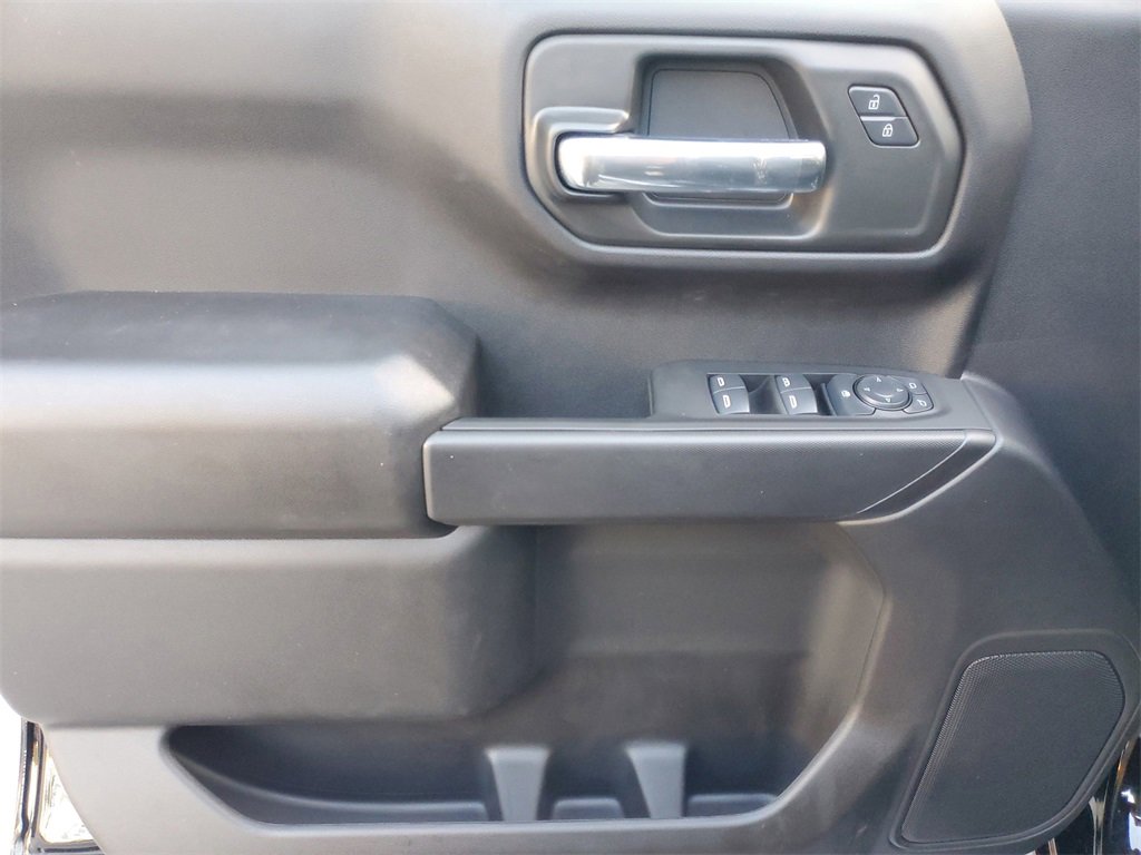 Used 2025 Chevrolet Silverado 1500 Custom image 16