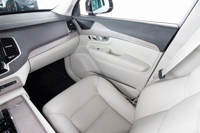 Certified 2024 Volvo XC90 B6 Plus image 7