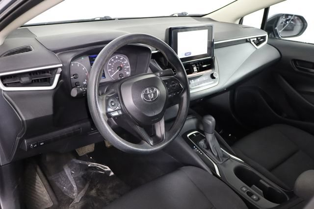 Used 2025 Toyota Corolla LE w/ Convenience Package FWD image 21