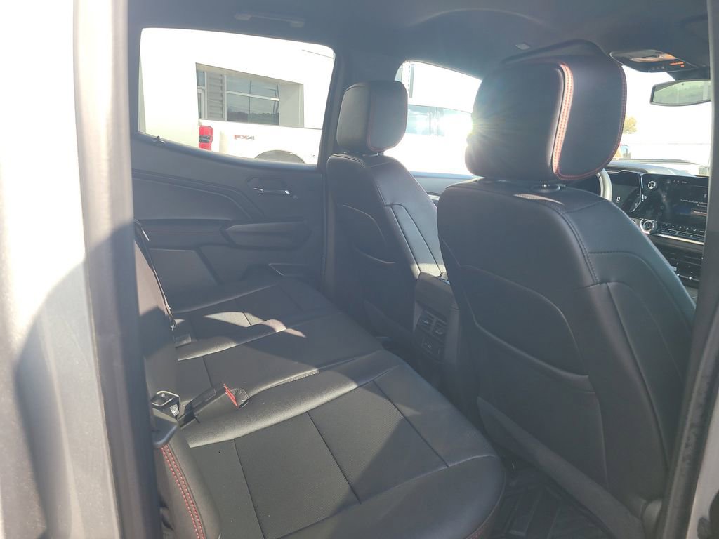 Used 2023 Chevrolet Colorado Z71 w/ Z71 Convenience Package 2 image 26