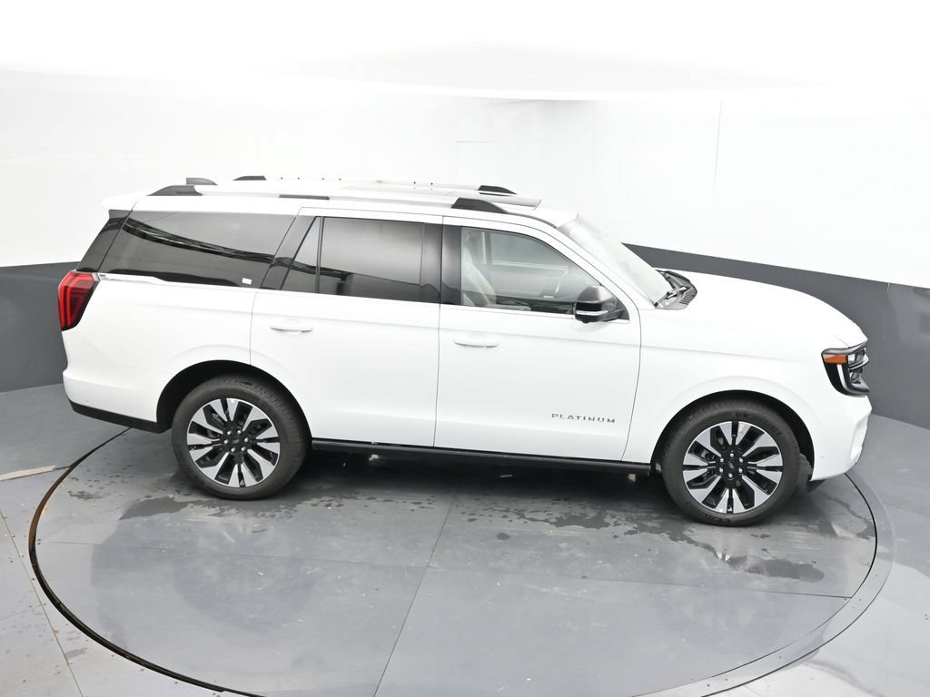 Used 2025 Ford Expedition Platinum w/ Driver's Package AWD/4WD image 22