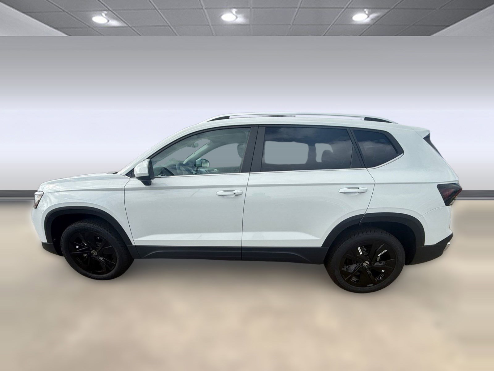 New 2026 Volkswagen Taos SE image 2