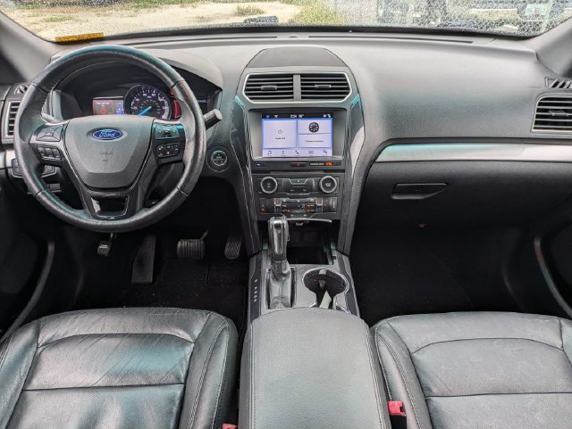 Used 2017 Ford Explorer XLT w/ Equipment Group 202A FWD image 15