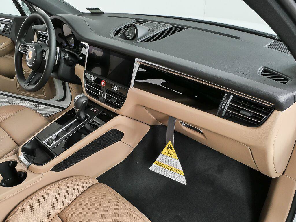 Certified 2026 Porsche Macan Turbo AWD/4WD image 24