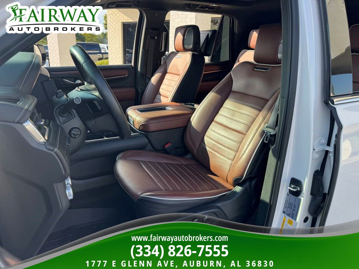 Used 2023 GMC Yukon Denali Ultimate AWD/4WD image 10