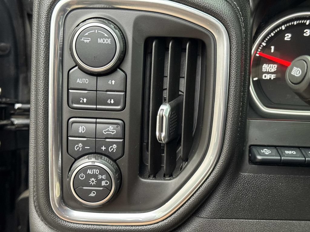 Used 2020 Chevrolet Silverado 1500 LTZ w/ LTZ Premium Package AWD/4WD image 32